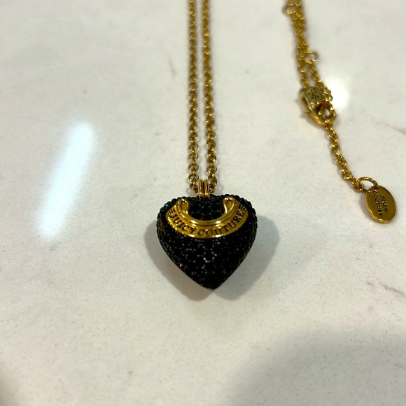 New with tags Juicy Couture heart banner necklace! - Picture 2 of 6